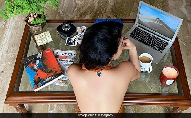 Can You Guess The Actress In This Work From Home Scene?