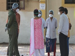 Mumbai Cop Shoots Video Song On Fight Against Coronavirus Mumbai Cop Shoots Video Song On Fight Against Coronavirus