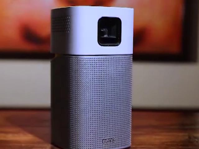 BenQ's Cute and Portable Projector