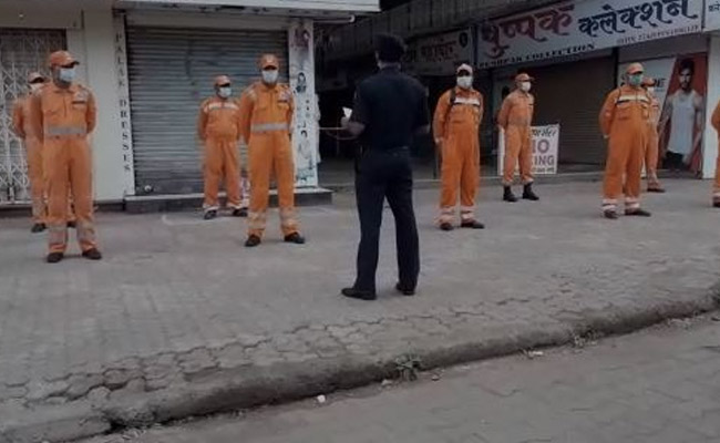 चक्रवात तूफान: NDRF की टीमें मुंबई समेत संभावित इलाकों में तैनात, BMC ने इंडस्ट्रीज और अस्पतालों के लिए जारी किए निर्देश