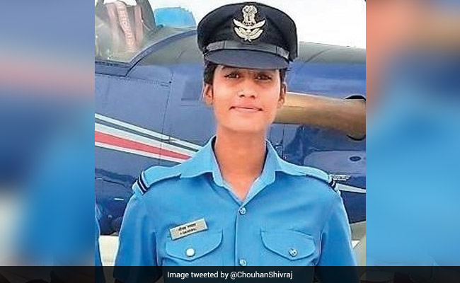 Anchal Gangwal, Tea Seller's Daughter, Becomes Indian Air Force Pilot