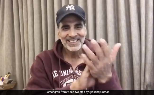 A Wish Come True: Akshay Kumar Finally Responds To Delhi Cop Who Sang <I>Teri Mitti</I>