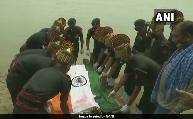Guard Of Honour, Sea Of Crowd At Jawan's Funeral In Patna