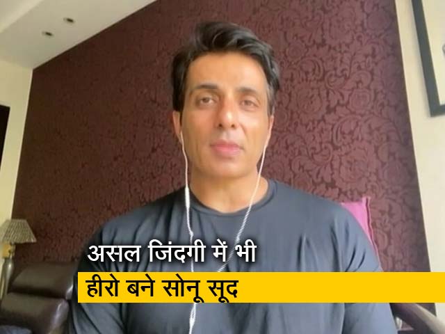 बॉलीवुड अभिनेता सोनू सूद ने 17,000 प्रवासी मजदूरों का घर पहुंचाया