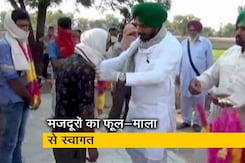 पंजाब में बिहार से वापस आए मजदूरों का जोरदार स्वागत पंजाब में बिहार से वापस आए मजदूरों का जोरदार स्वागत