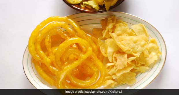 Fafda: How To Make This Popular Gujarati Farsaan (Snack)