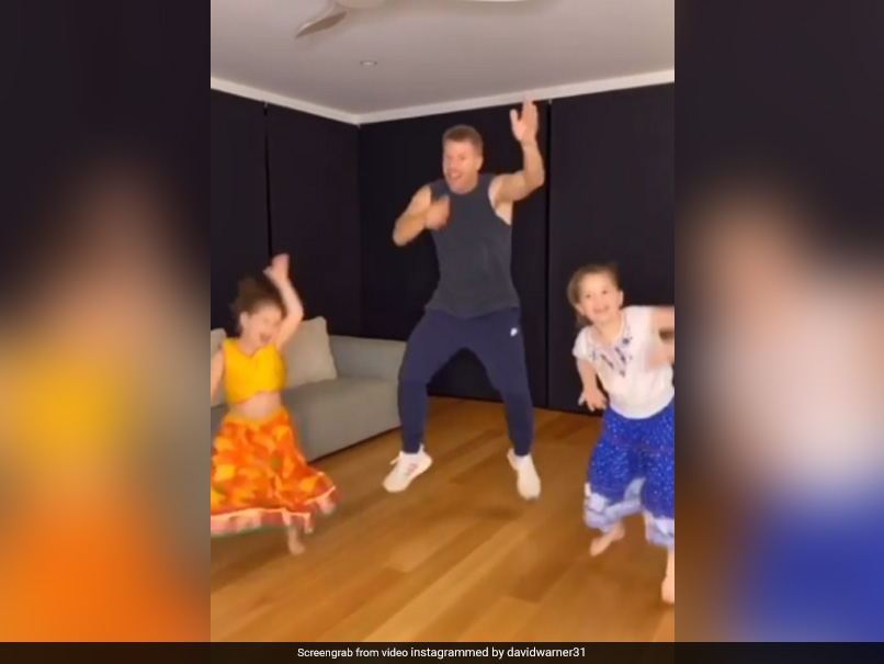 Watch: David Warner And His Daughters Dance On Akshay Kumar's Hit Song