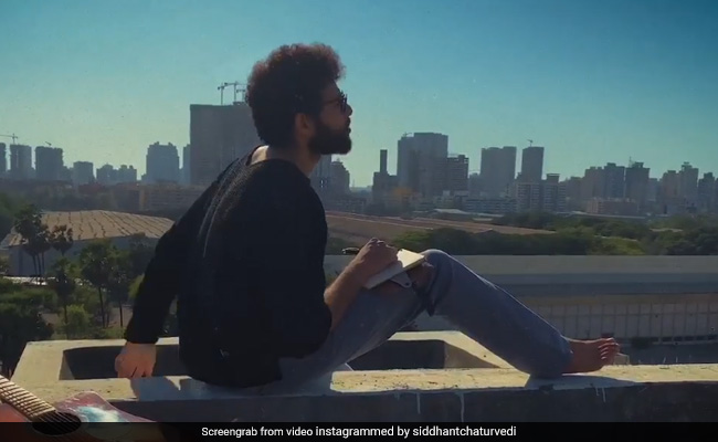 <i>Dhoop</i>: It's Another Day Of Sun For Siddhant Chaturvedi In His New Song