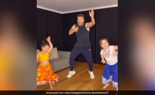 David Warner And His Daughters Dance On Akshay Kumars Hit Song Watch Video David Warner And His Daughters Dance On Akshay Kumars Hit Song Watch Video
