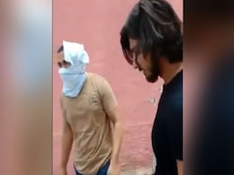 टिकटॉक पर Video बनाने से नाराज लोगों ने लड़के पर तानी पिस्टल टिकटॉक पर Video बनाने से नाराज लोगों ने लड़के पर तानी पिस्टल