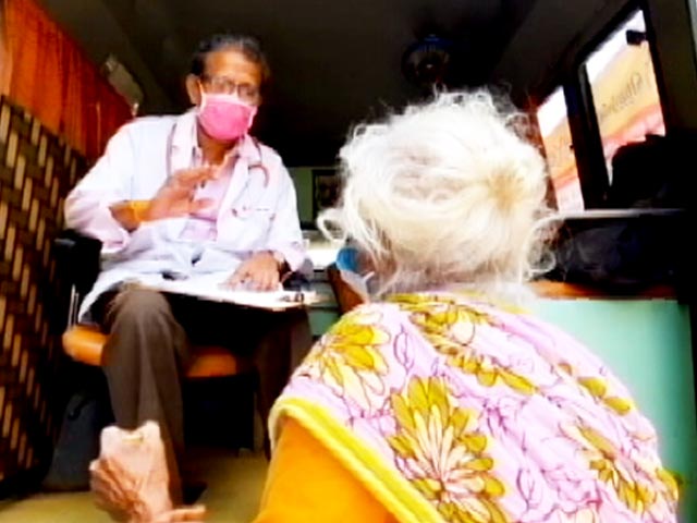 HelpAge India's Weekly Mobile Clinic Provides Free Healthcare To Senior Citizens