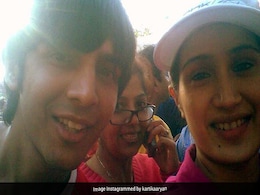 कार्तिक आर्यन ने शेयर किया पुराना Photo, 12 साल पहले बेरिकेड्स कूदकर ली थी इस एक्ट्रेस के साथ सेल्फी कार्तिक आर्यन ने शेयर किया पुराना Photo, 12 साल पहले बेरिकेड्स कूदकर ली थी इस एक्ट्रेस के साथ सेल्फी