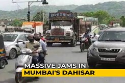 Traffic Jams In Mumbai As Cops Enforce "2-km Rule" In Coronavirus Fight Traffic Jams In Mumbai As Cops Enforce "2-km Rule" In Coronavirus Fight
