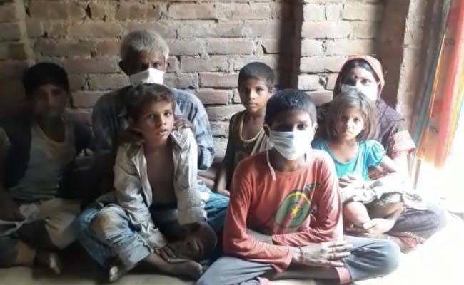 UP Migrant Family Sells Jewellery For Food , Government Steps In