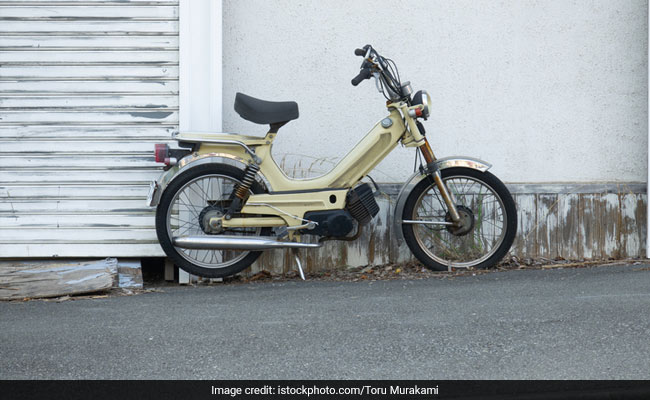 Lockdown में परिवार को घर पहुंचाने के लिए शख्स ने चोरी की बाइक, फिर इस तरह लौटाई वापस