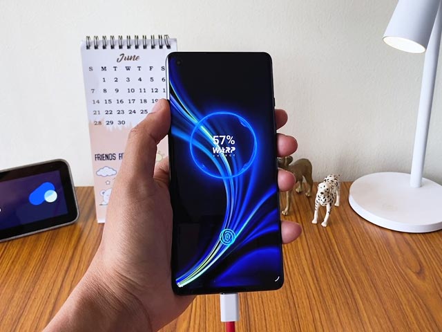 OnePlus 8 Review: Almost a Flagship, In-Depth Camera, Performance, Battery Life, Gaming Review