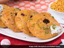 जयपुर स्टाइल मावा कचौरी कैसे बनाएं? | Mawa Kachori Quick Recipe जयपुर स्टाइल मावा कचौरी कैसे बनाएं? | Mawa Kachori Quick Recipe