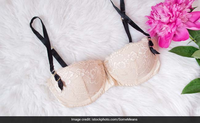 5 Full Coverage Bras You Will Never Feel Conscious In