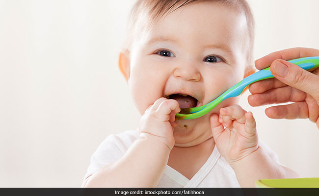 First Solid Foods: Introduce Your Baby To These Organic Treats