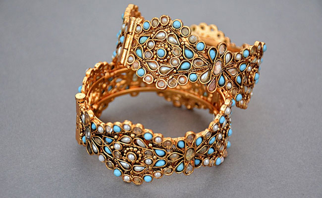 What Is Kundan? How Is This Traditional Indian Jewellery Made?