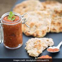 This 10-Min Onion-Tomato Recipe Can Be Used For Any Meal