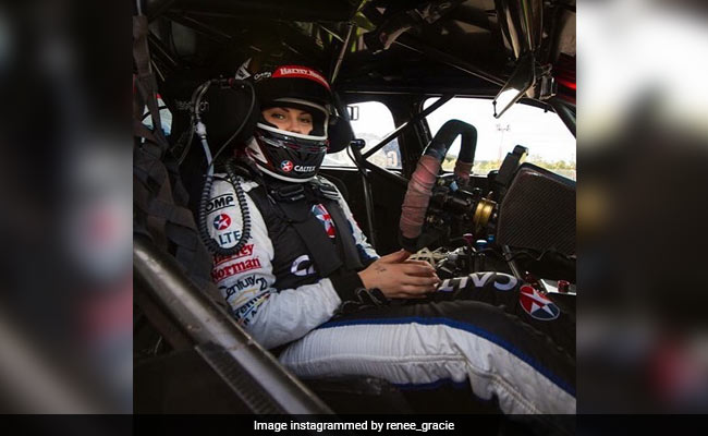 रेसिंग में जलवा बिखेरने वाली यह महिला कार रेसर बन गई एडल्ट स्टार, पैसों की कमी के कारण बदल लिया अपना रास्ता