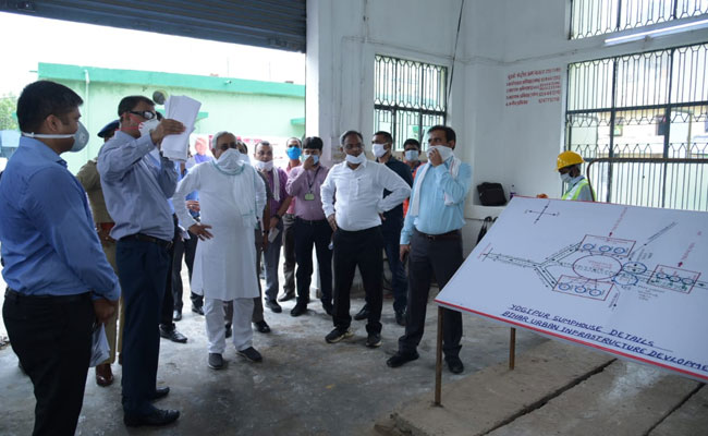 तीन महीने बाद घर से निकलने पर बिहार के मुख्यमंत्री नीतीश कुमार ने आख़िर क्या-क्या किया ?