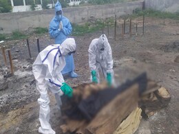 Turned Away By Delhi Hospitals, Man Goes To Bhopal For Treatment, Dies Turned Away By Delhi Hospitals, Man Goes To Bhopal For Treatment, Dies