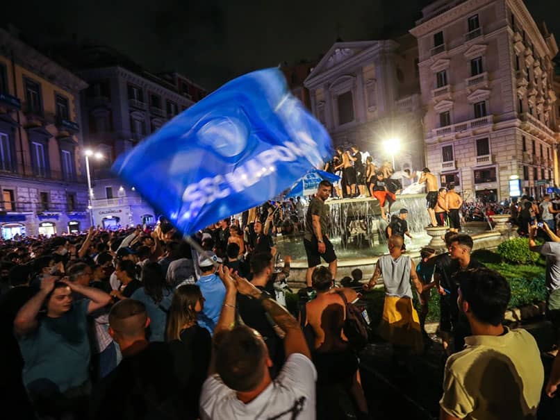 Napoli Fans Swarm Onto Streets To Celebrate Italian Cup Win Football News