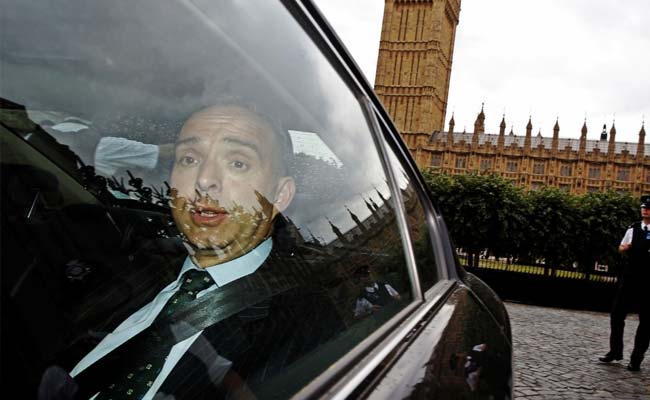 UK's Top Senior Civil Servant Steps Down As Boris Johnson Adviser Seeks Change