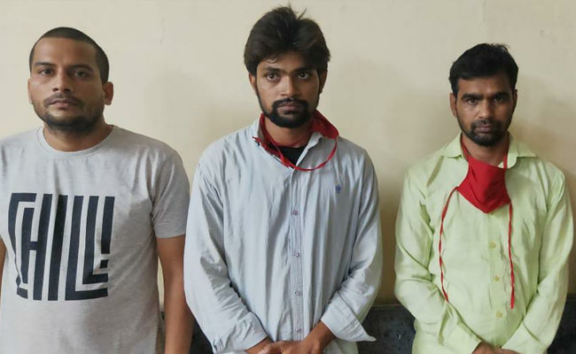 आयुष्मान योजना की फ़र्ज़ी वेबसाइट बनाकर लाखों रुपये ठगने वाले गैंग का दिल्ली पुलिस ने किया पर्दाफाश