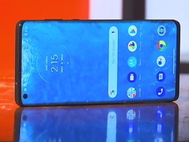 Can The Motorola Edge Take On The Premium Phones?