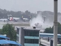 मुंबई एयरपोर्ट पर लैंडिंग के दौरान फेडएक्स विमान रनवे पर फिसला, देखें VIDEO मुंबई एयरपोर्ट पर लैंडिंग के दौरान फेडएक्स विमान रनवे पर फिसला, देखें VIDEO