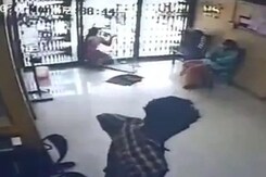 Kerala Woman Crashes Into Glass Door At Bank, Dies; Accident On CCTV Kerala Woman Crashes Into Glass Door At Bank, Dies; Accident On CCTV