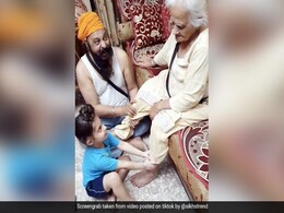 दादी के पैर दबा रहा था पोता, जैसे ही बाहर निकाले नकली दांत तो बच्चे ने किया ऐसा... देखें TikTok Viral Video दादी के पैर दबा रहा था पोता, जैसे ही बाहर निकाले नकली दांत तो बच्चे ने किया ऐसा... देखें TikTok Viral Video