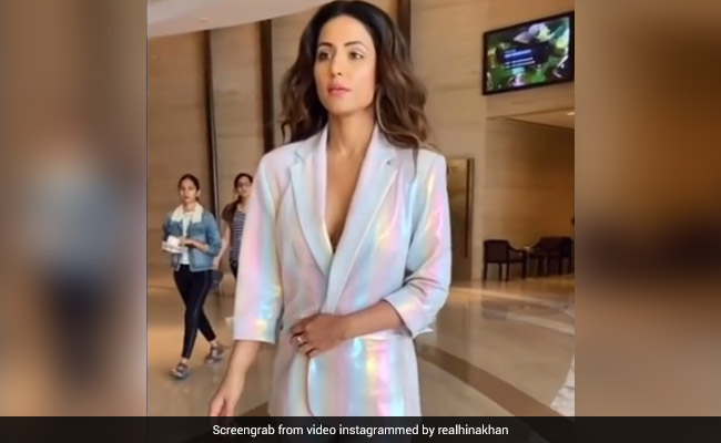 हिना खान के स्वैग ने बटोरी सुर्खियां, मौनी रॉय ने कहा 'शानदार' तो गीता फोगाट ने किया ये कमेंट