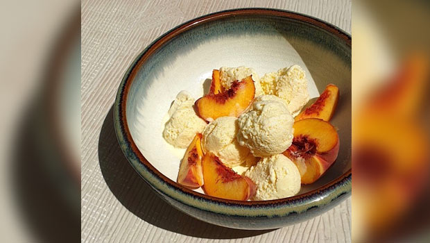 Healthy Summer Diet: गर्मियों में हेल्दी और फिट रहने के लिए आड़ू से बनी इन रेसिपीज को करें ट्राई