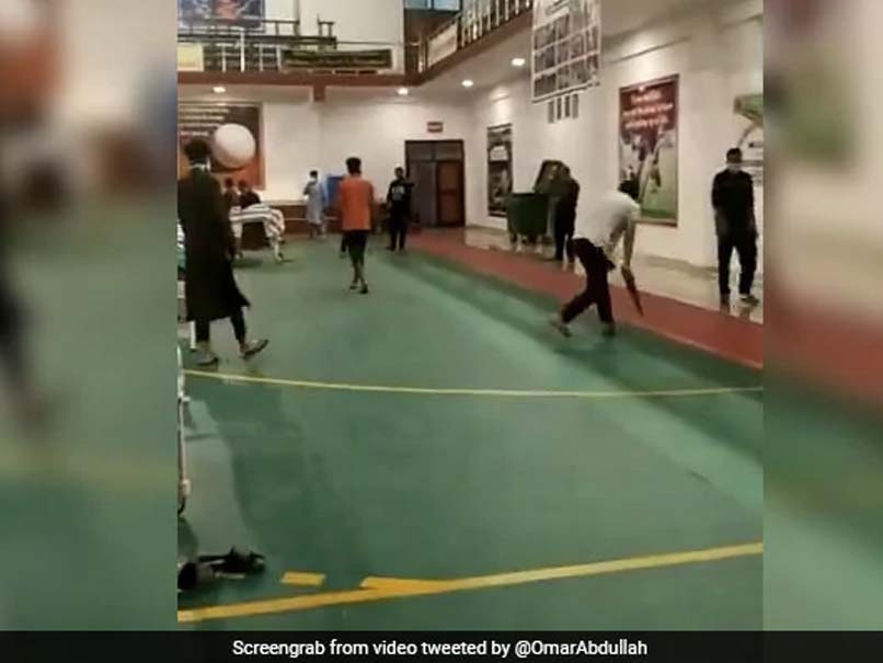 Jonty Rhodes Shares Viral Video Of People Playing Cricket In Quarantine Facility. Watch Video