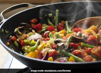Soya Stir Fry: Make This Fiery Recipe For Your Mid-Week Indulgence In 30 Minutes Soya Stir Fry: Make This Fiery Recipe For Your Mid-Week Indulgence In 30 Minutes