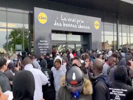 Pepper Spray And Scuffles As Bargain Hunters Jostle For PlayStation In France Pepper Spray And Scuffles As Bargain Hunters Jostle For PlayStation In France