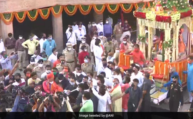 Ahmedabad's Jagannath Temple Observes Symbolic <i>'Rath Yatra'</i> Amid COVID-19