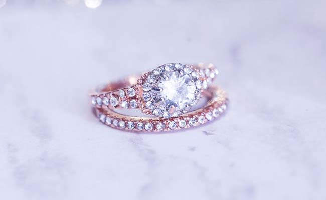 Amazon Wardrobe Refresh Sale 2020: 10 Gorgeous Diamond Jewellery Picks At Up To 50% Off