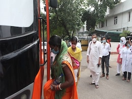 आम आदमी पार्टी के सांसद संजय सिंह 33 मजदूरों को हवाई जहाज से दिल्ली से पटना ले गए आम आदमी पार्टी के सांसद संजय सिंह 33 मजदूरों को हवाई जहाज से दिल्ली से पटना ले गए