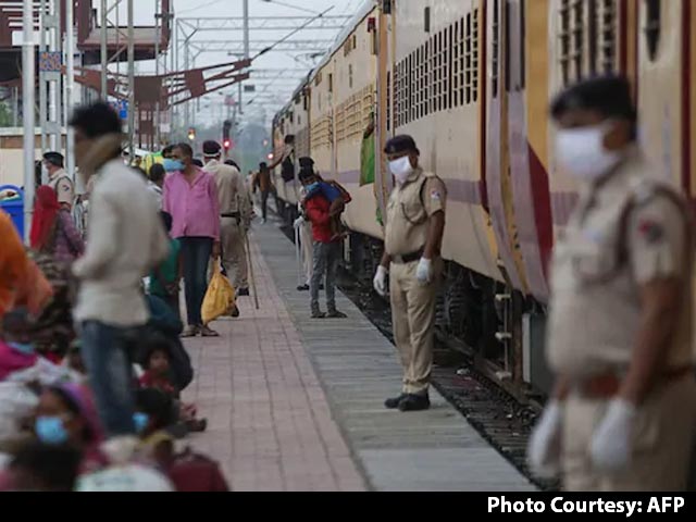 15 Days Optimum Time For States To Transport Migrants Home: Top Court 15 Days Optimum Time For States To Transport Migrants Home: Top Court