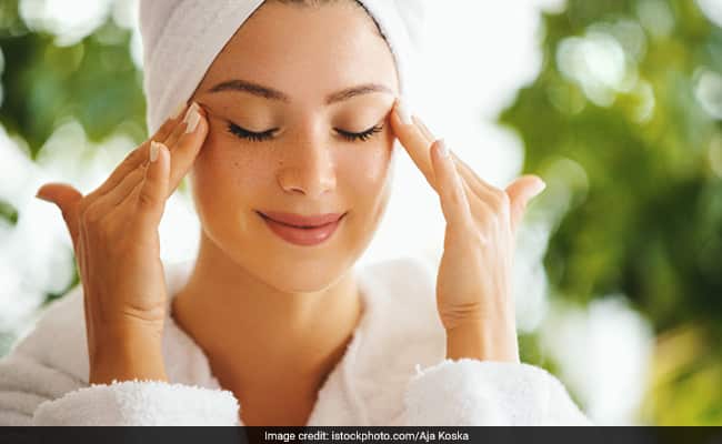 Skin Care Tips: डॉ गीतिका मित्तल ने बताए सर्दियों में स्किन को चमकदार और हेल्दी स्किन बनाए रखने वाले फूड्स