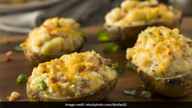 Aloo Chutney Wala: This Rich Recipe Combines Magic Of Potatoes, Chutney And Cheese!