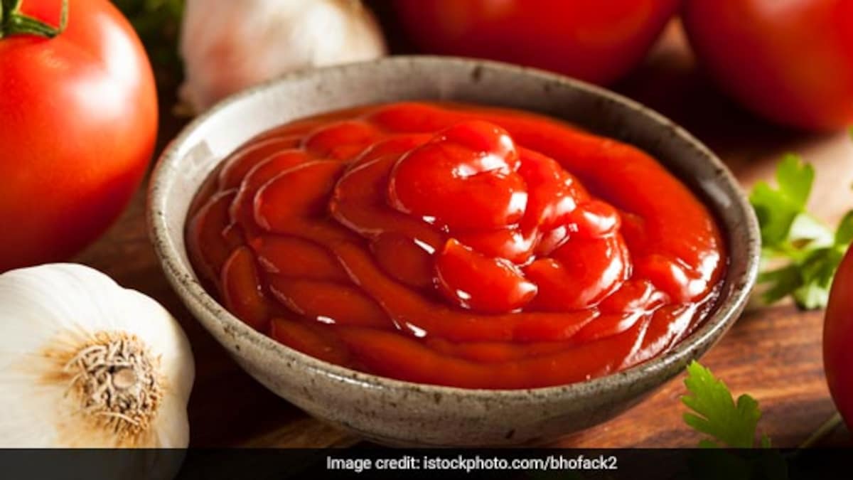 Watch Ever Tried Making Tomato Ketchup At Home? We Have An Easy Recipe