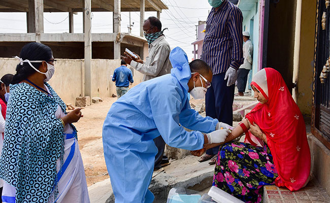 18,522 COVID-19 Cases In India In 24 Hours, 5.66 Lakh Total Cases So Far: 10 Points