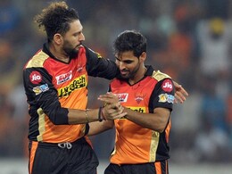 Bhuvneshwar Kumar Steals The Show In Yuvraj Singh's Hilarious Gender-Swap Photo Bhuvneshwar Kumar Steals The Show In Yuvraj Singh's Hilarious Gender-Swap Photo