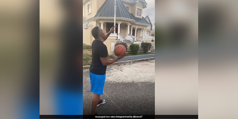 Dwayne Bravo Sunil Narine Show Off Basketball Skills Challenge Kieron Pollard Jason Holder Watch Cricket News